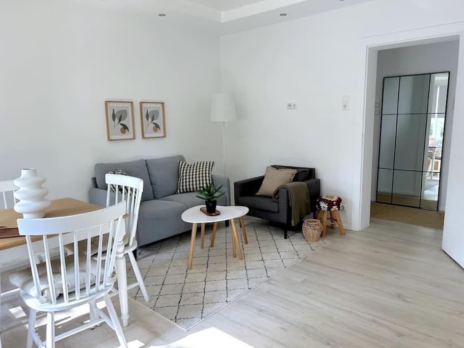 Country Style Apartment With Balcony Near Fair Хановер Екстериор снимка
